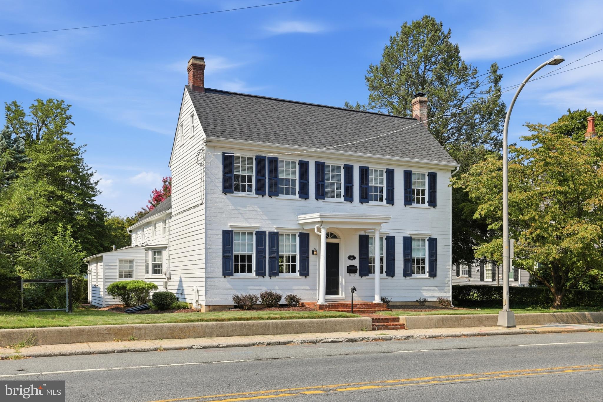 109 E DIVISION STREET