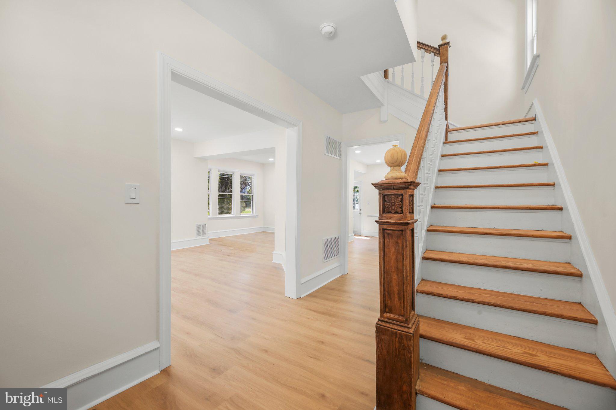 302 W WASHINGTON AVENUE