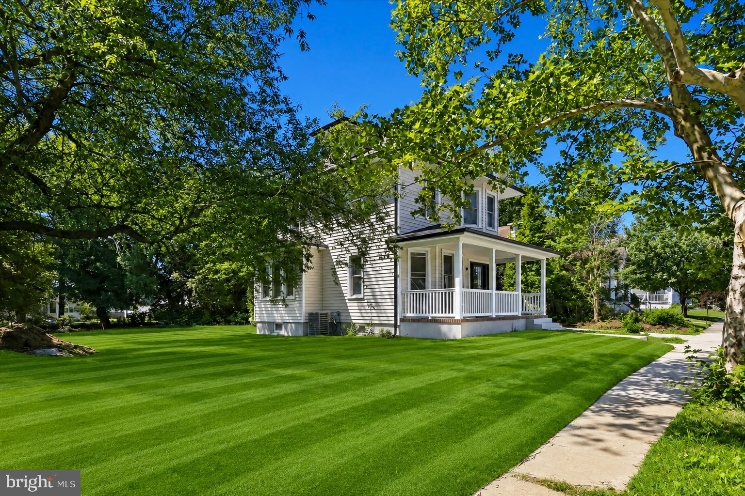 302 W WASHINGTON AVENUE