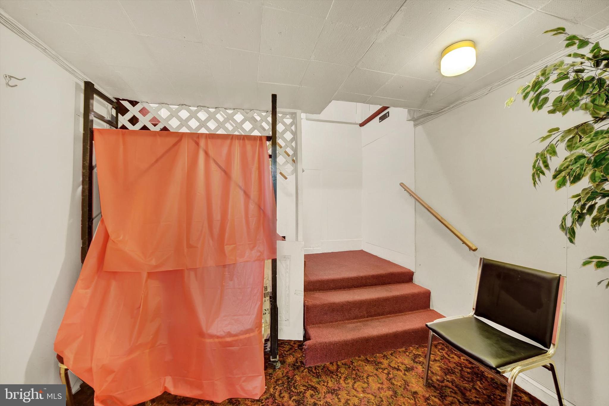WINCHESTER - Commercial Sale