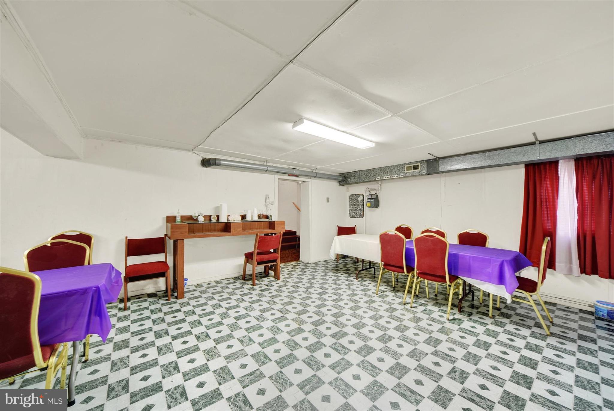 WINCHESTER - Commercial Sale