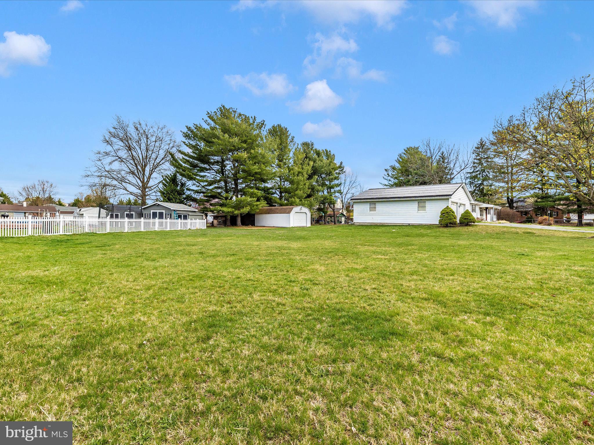 CHIPS MEADOW - Residential