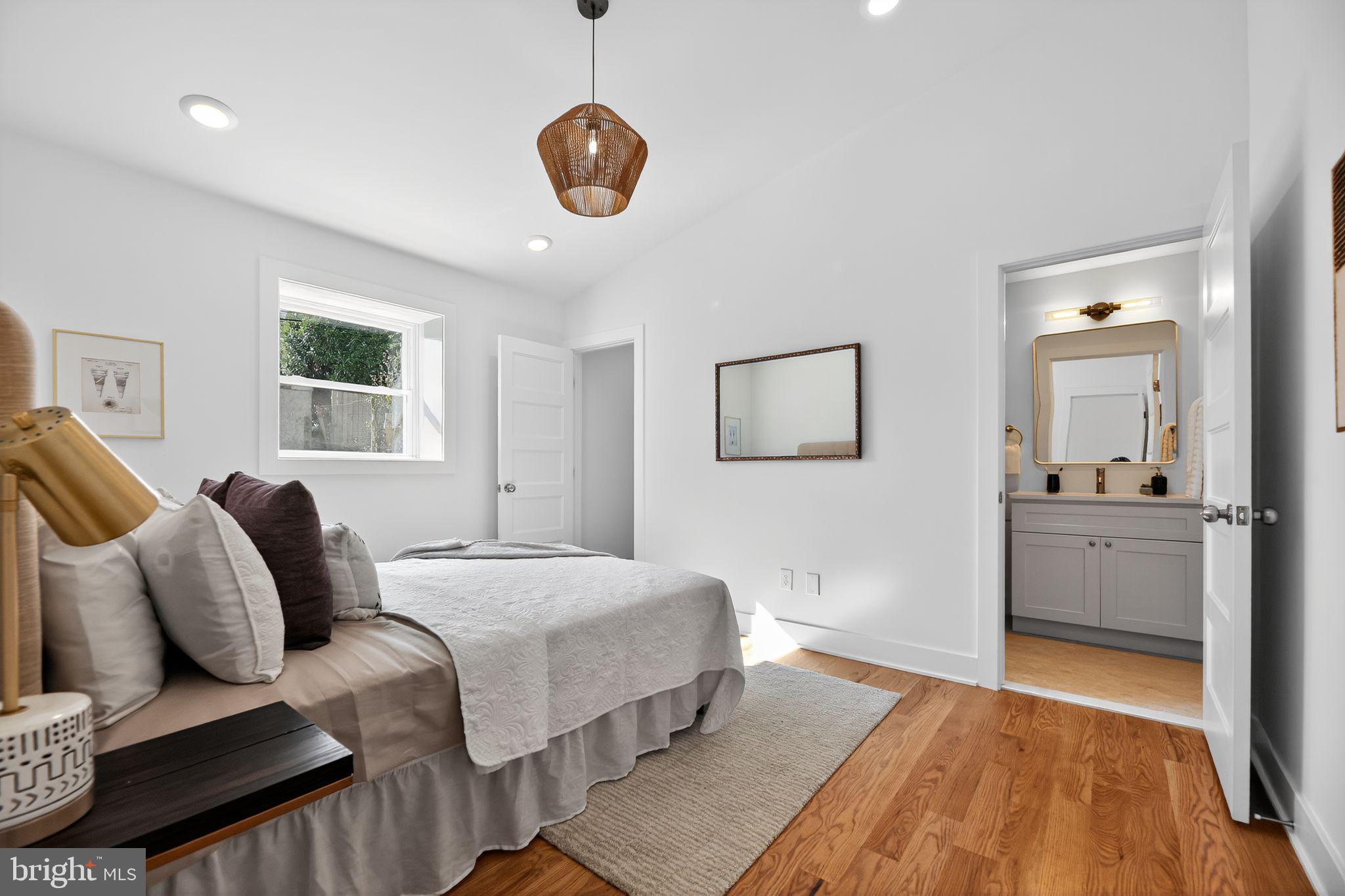 ROXBOROUGH - Residential