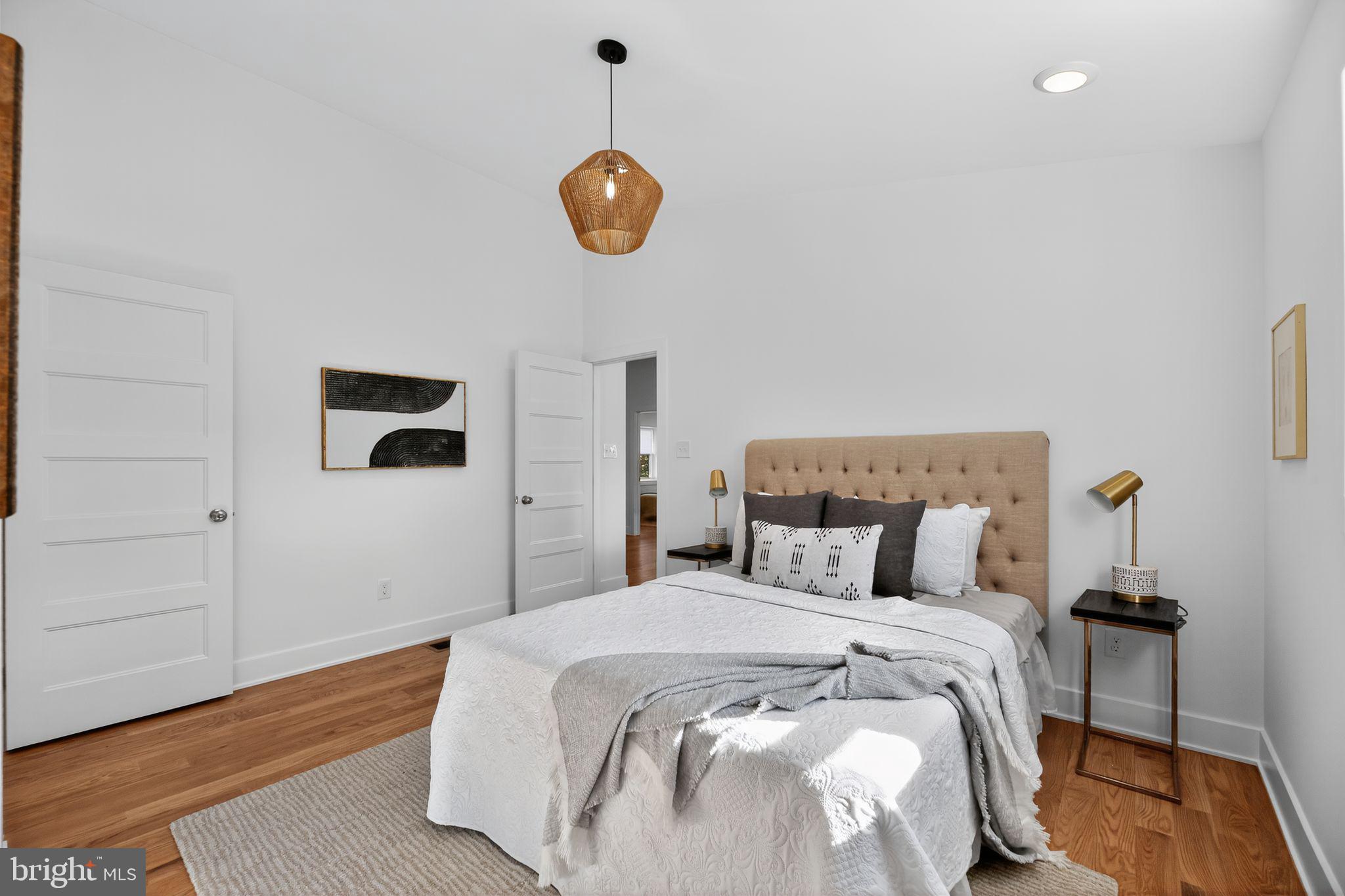 ROXBOROUGH - Residential