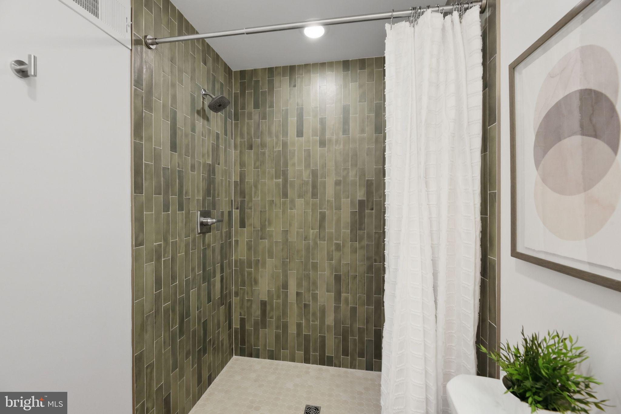 ROXBOROUGH - Residential