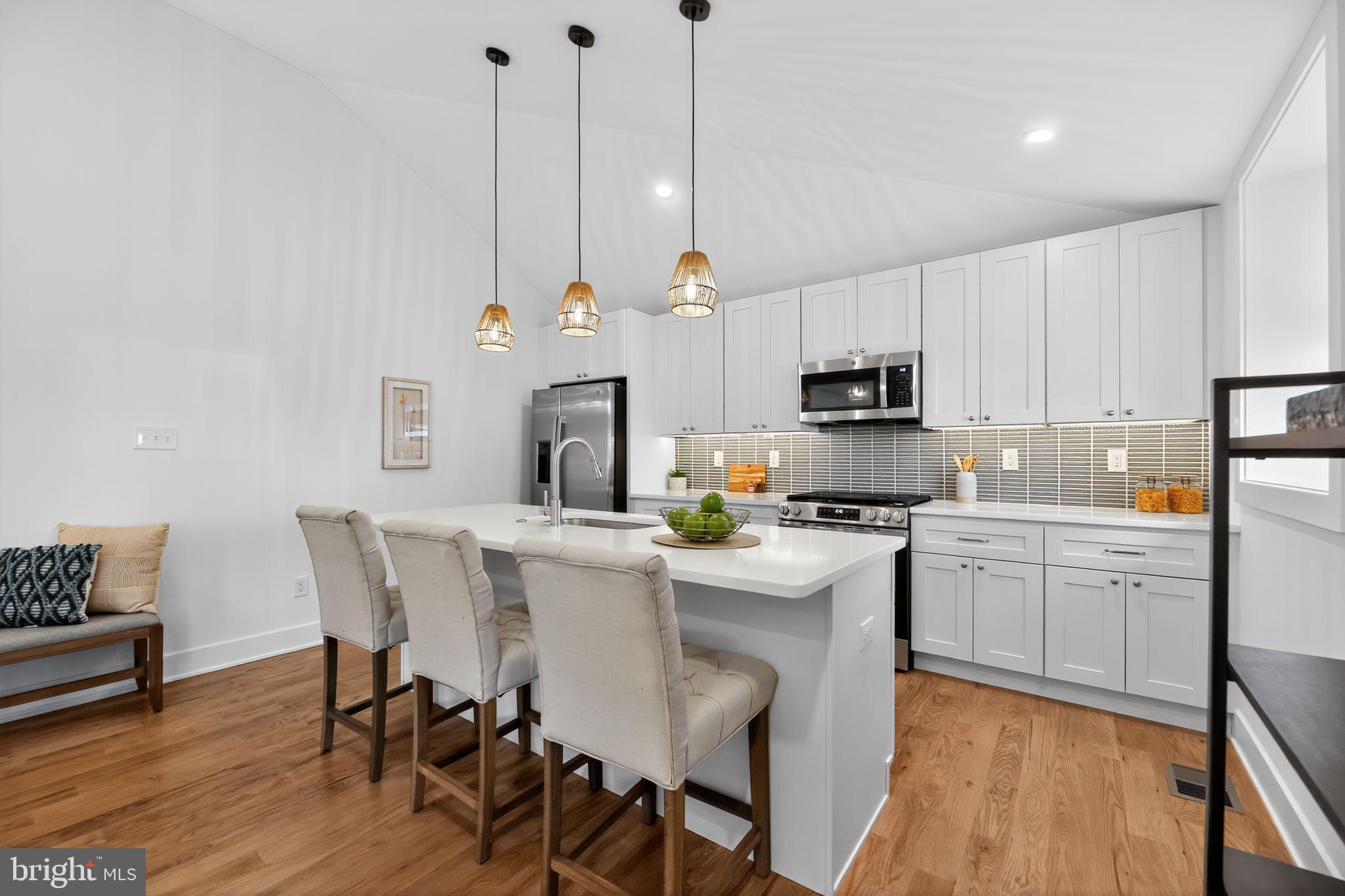 ROXBOROUGH - Residential