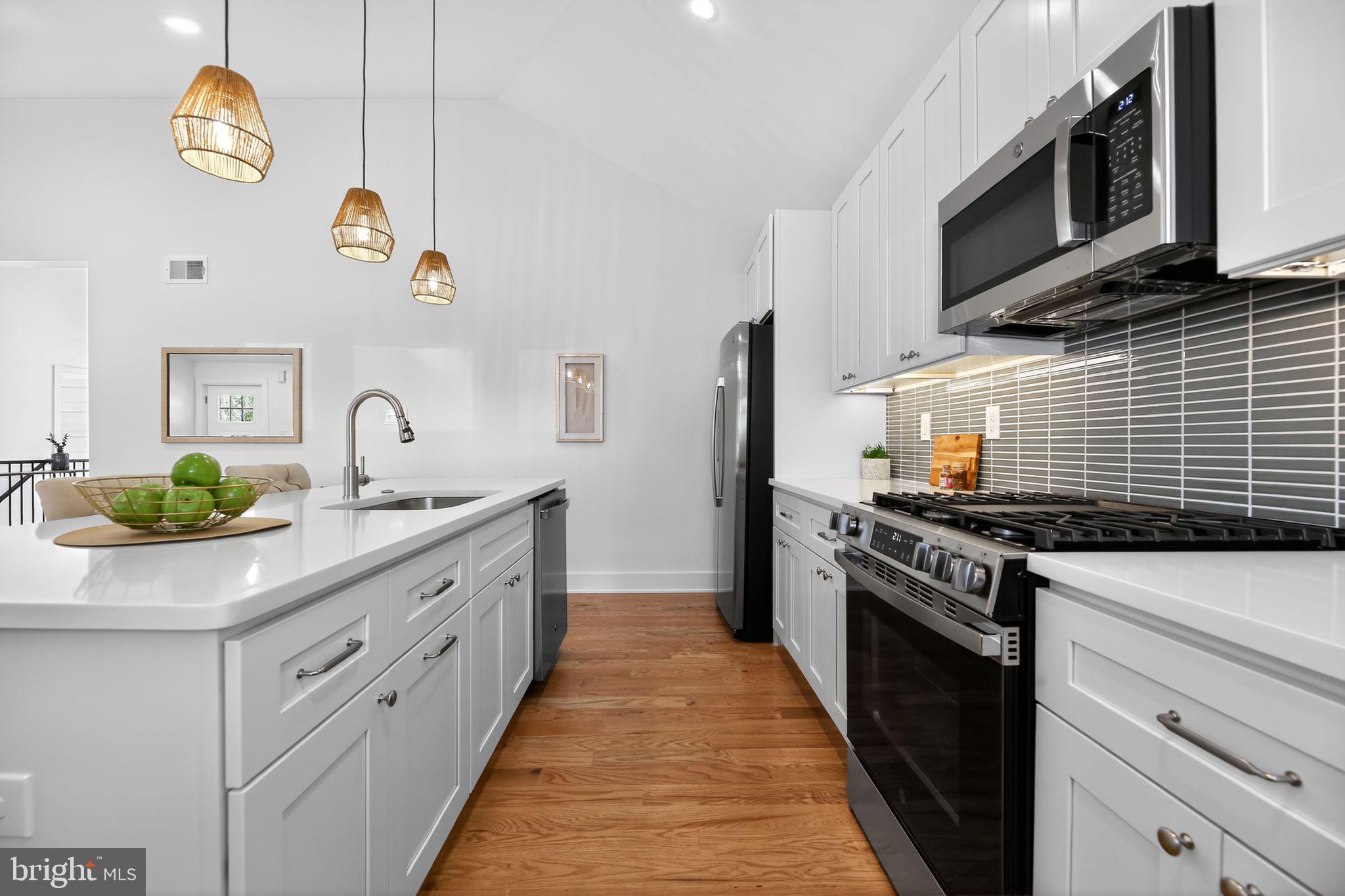 ROXBOROUGH - Residential