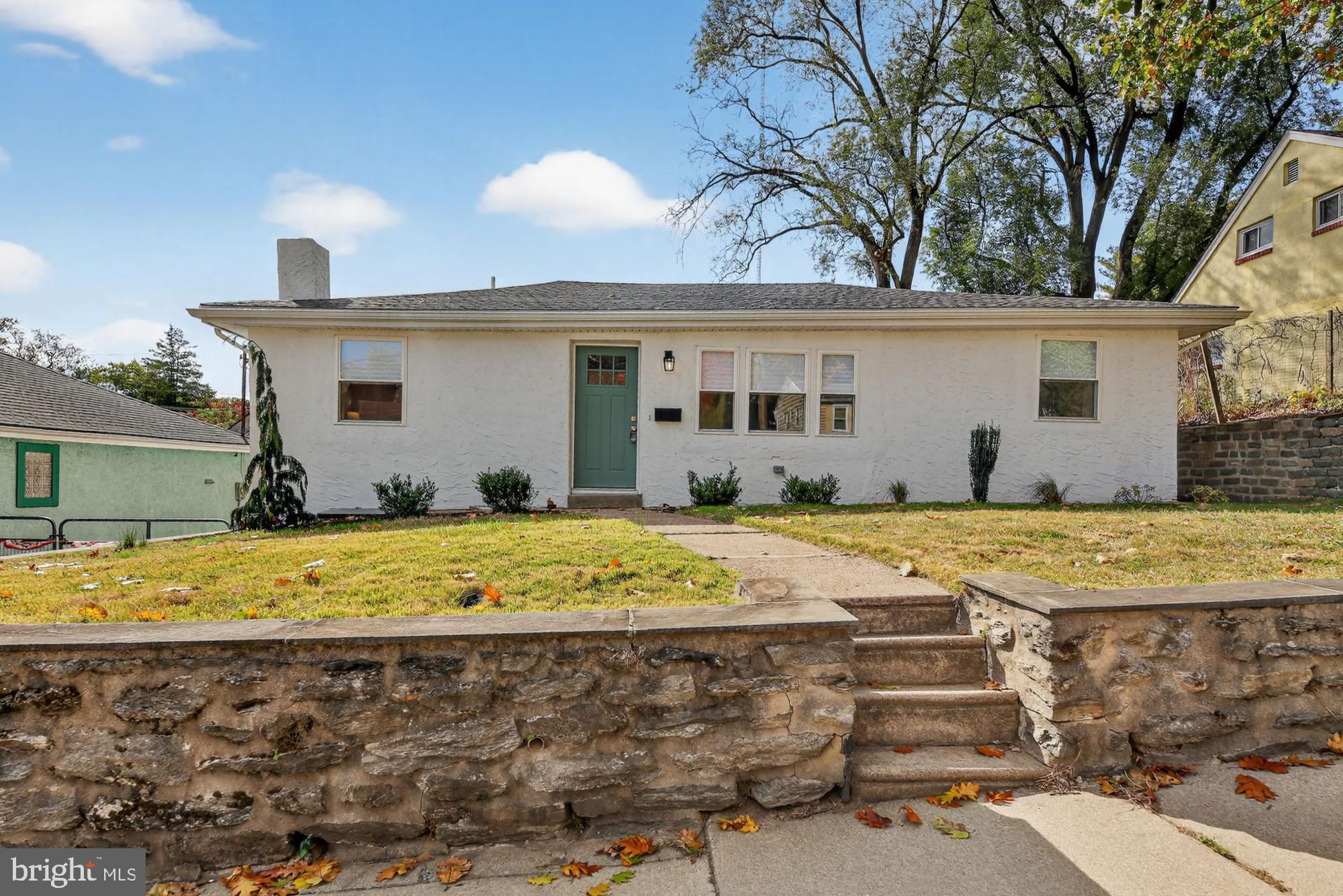 ROXBOROUGH - Residential