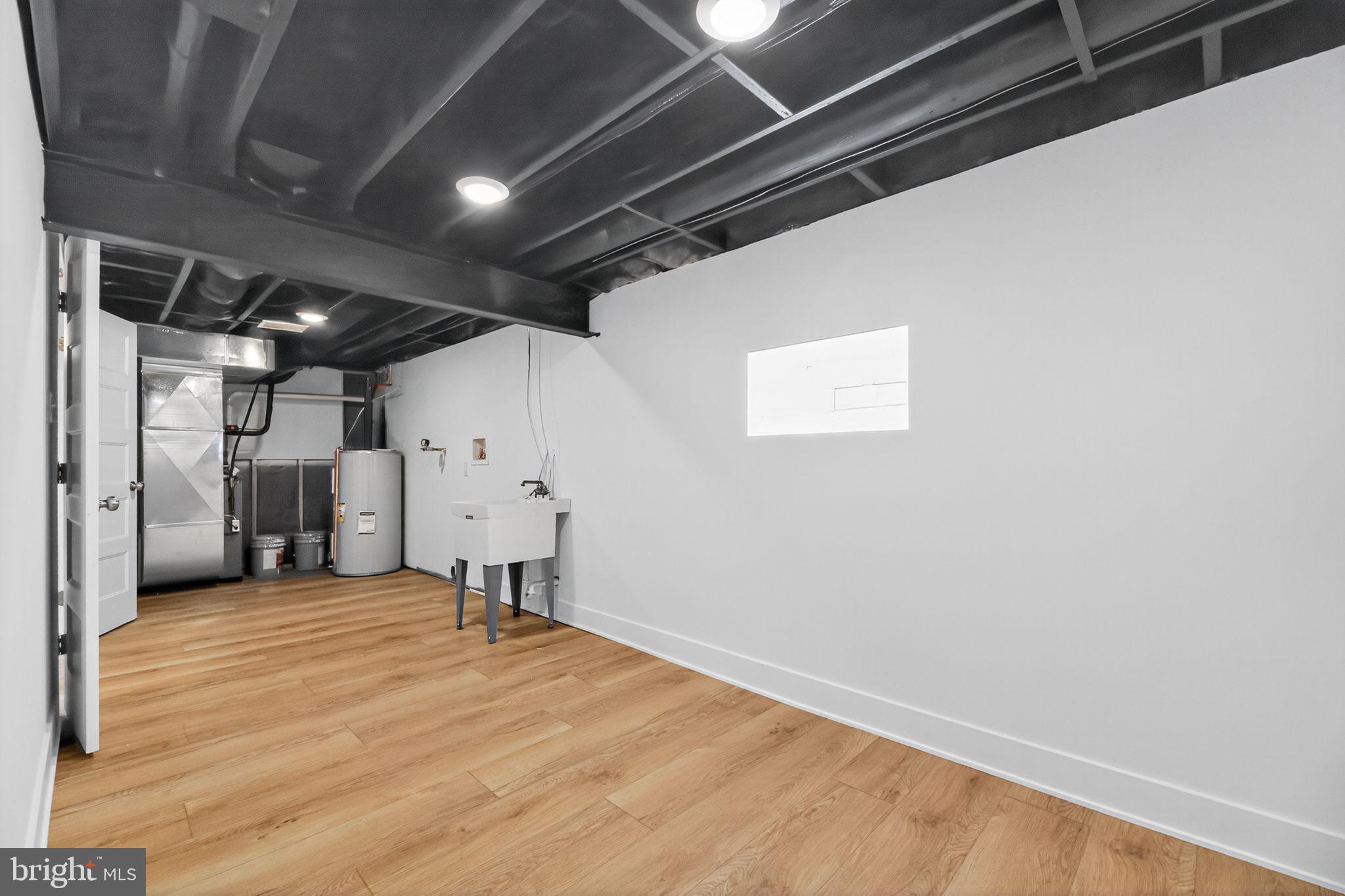 ROXBOROUGH - Residential