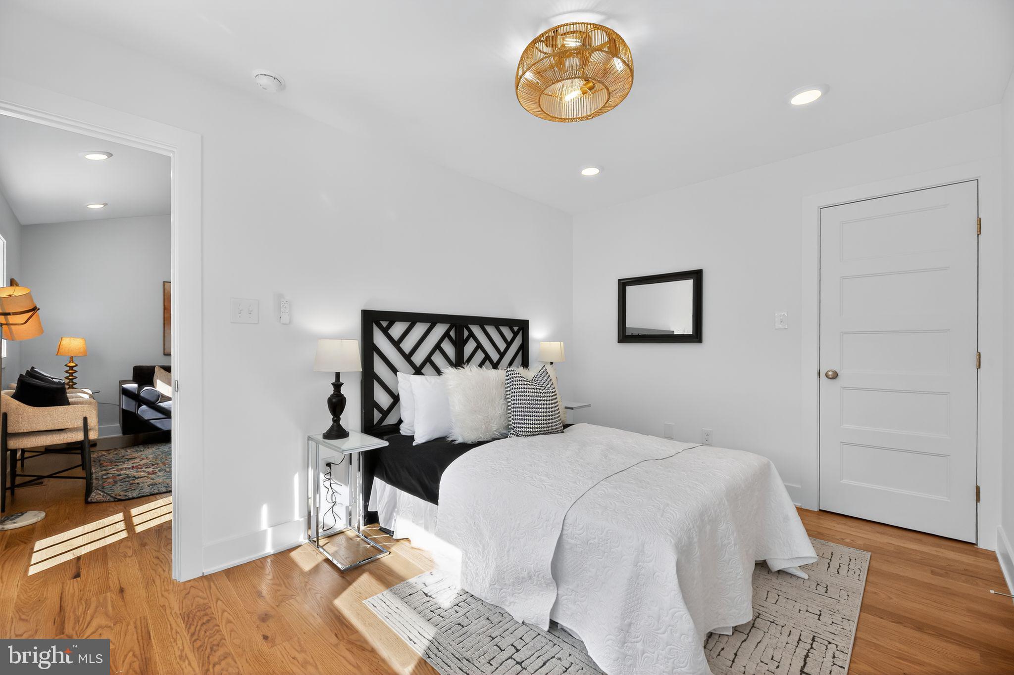 ROXBOROUGH - Residential