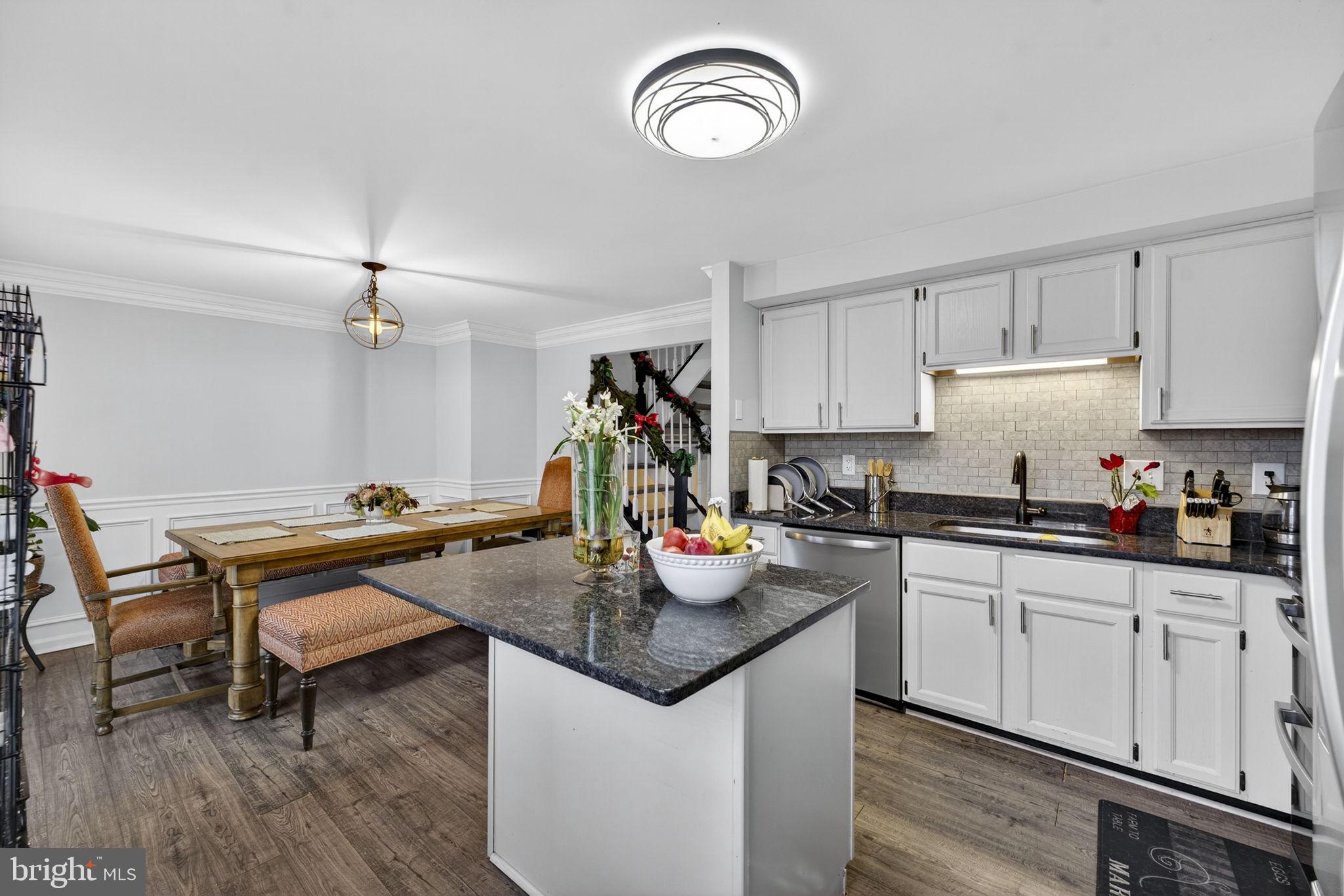 LIFESTYLE AT SULLY STATION - Residential