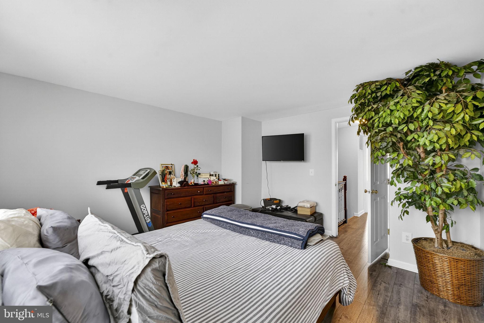 LIFESTYLE AT SULLY STATION - Residential