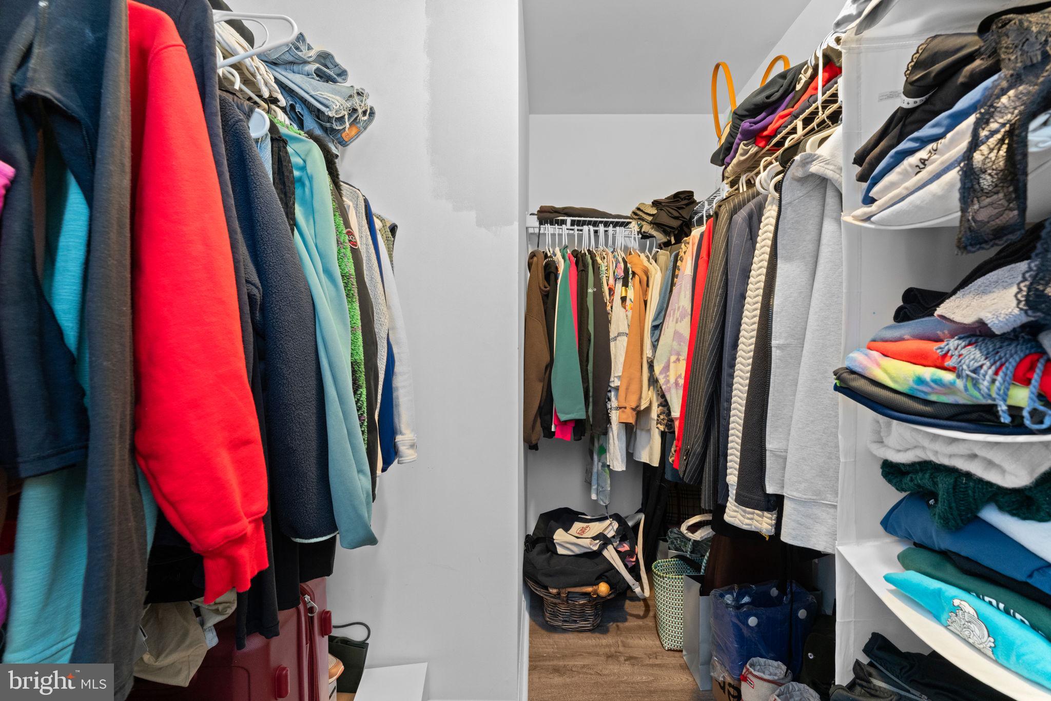 LIFESTYLE AT SULLY STATION - Residential