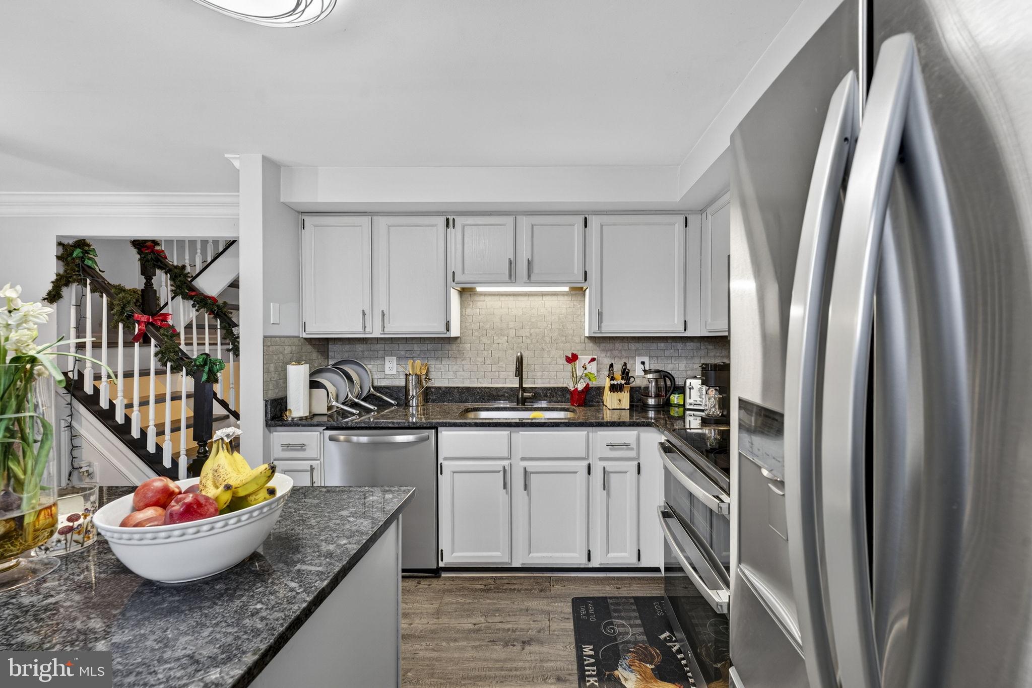 LIFESTYLE AT SULLY STATION - Residential