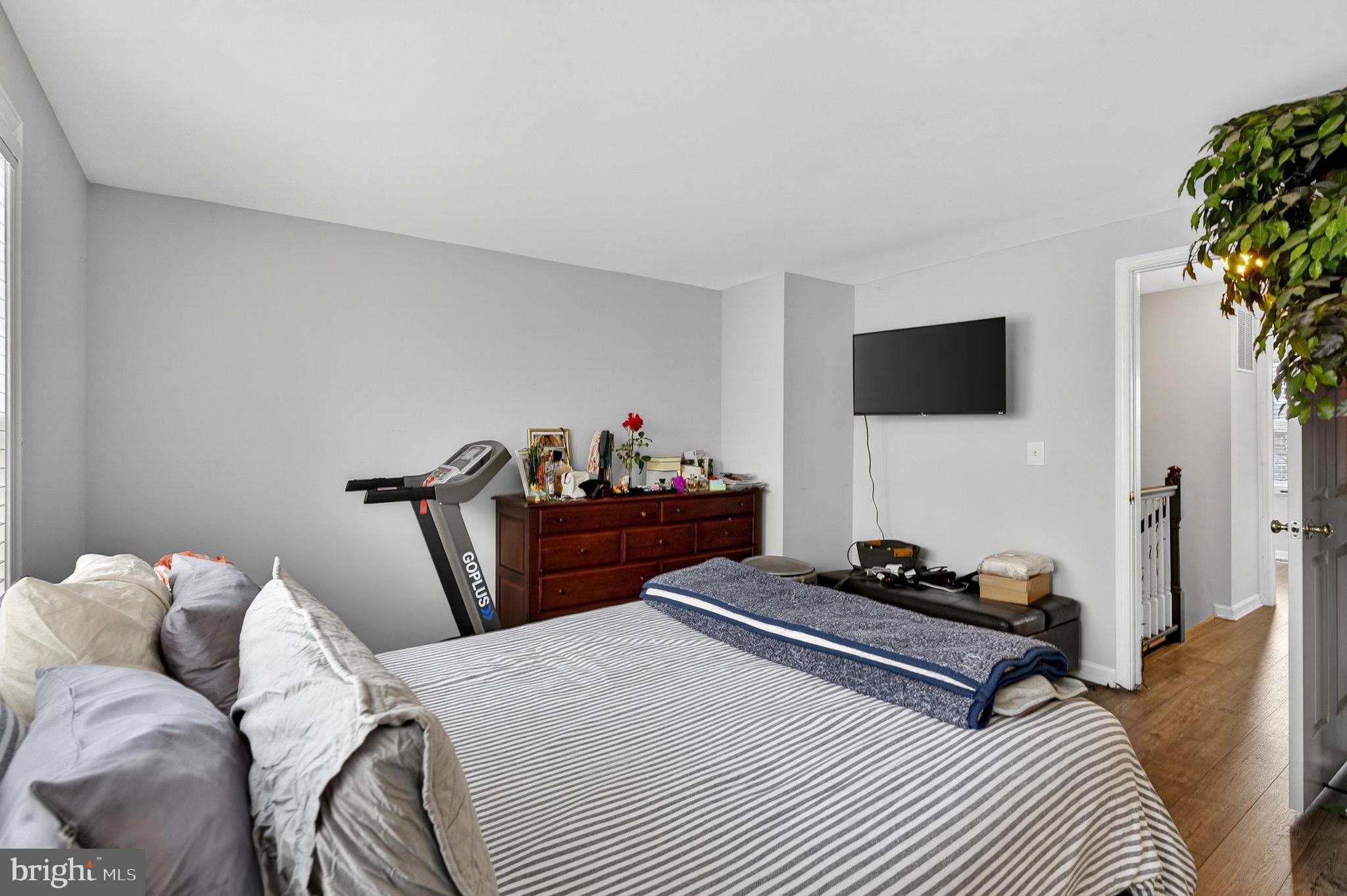 LIFESTYLE AT SULLY STATION - Residential