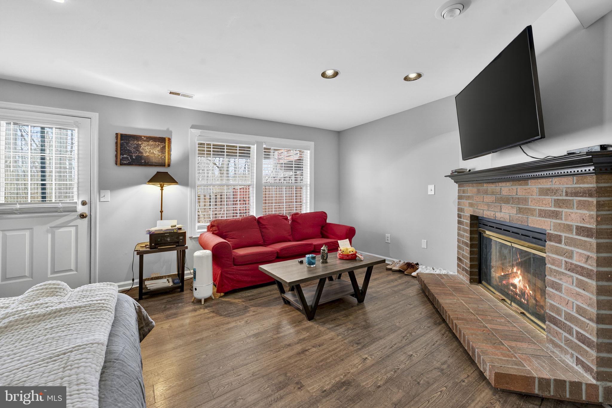 LIFESTYLE AT SULLY STATION - Residential