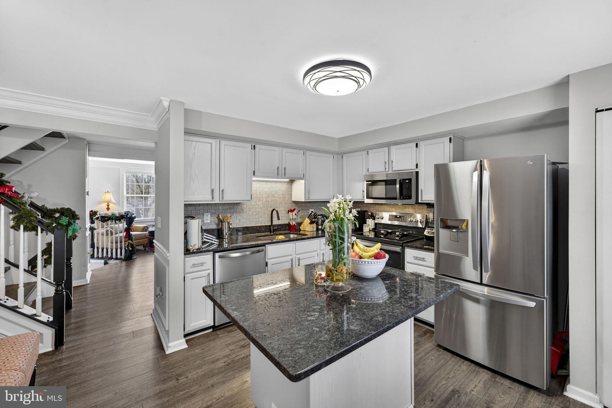 LIFESTYLE AT SULLY STATION - Residential