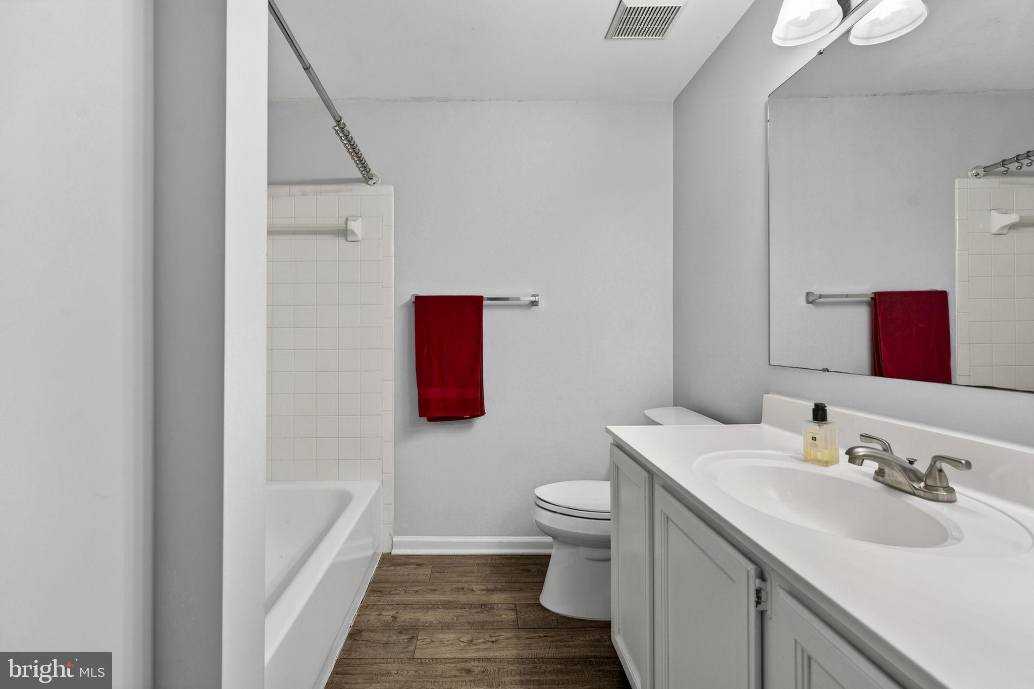 LIFESTYLE AT SULLY STATION - Residential