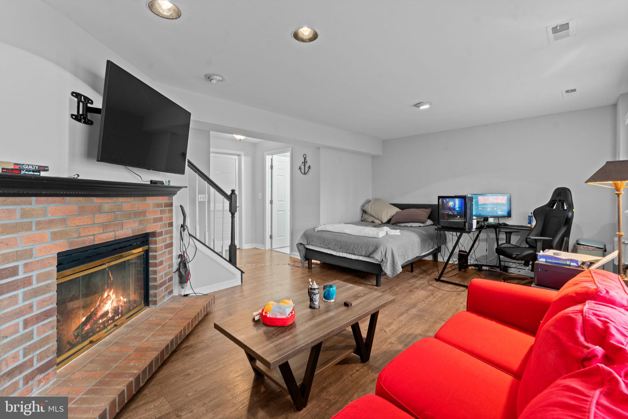 LIFESTYLE AT SULLY STATION - Residential