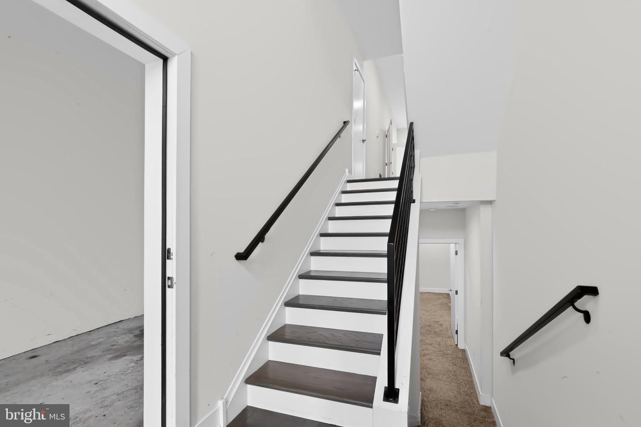 2527 GRADUATE SQUARE