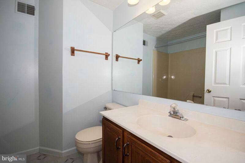 TIMBER GROVE - Residential Lease