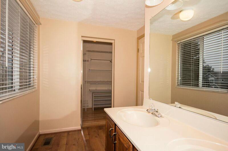 TIMBER GROVE - Residential Lease