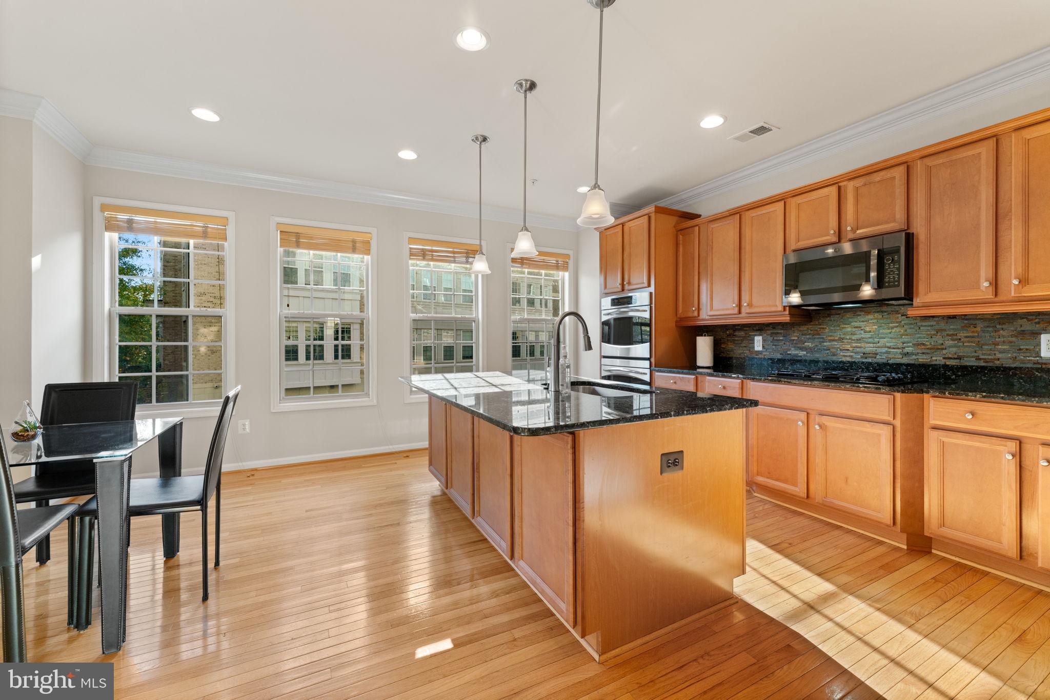 POTOMAC OVERLOOK CONDO - Residential