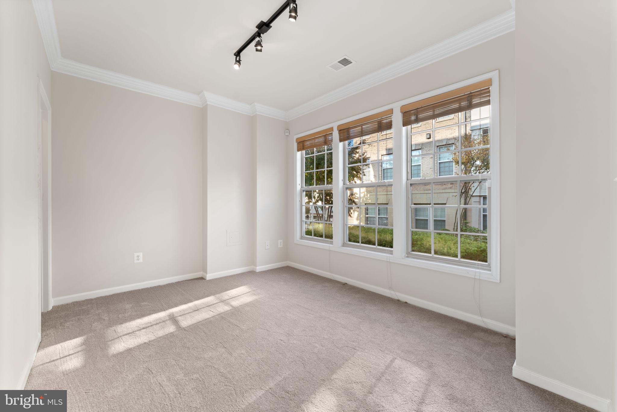 POTOMAC OVERLOOK CONDO - Residential