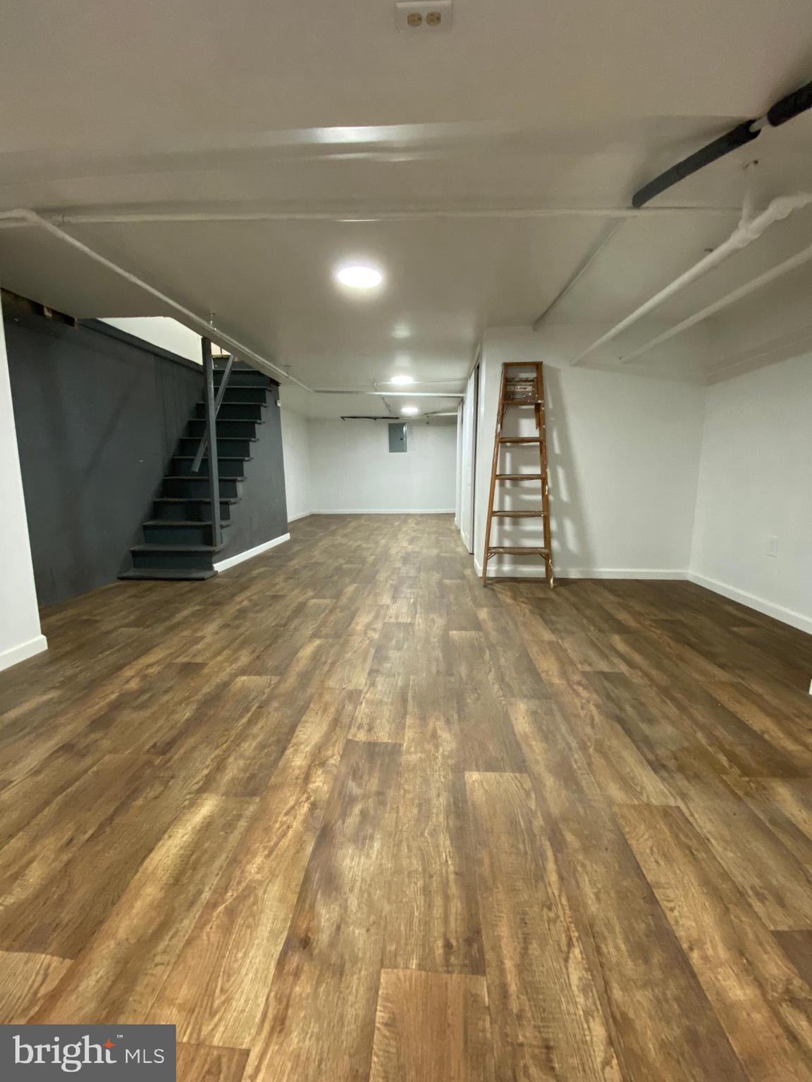 WEST OAK LANE - Residential