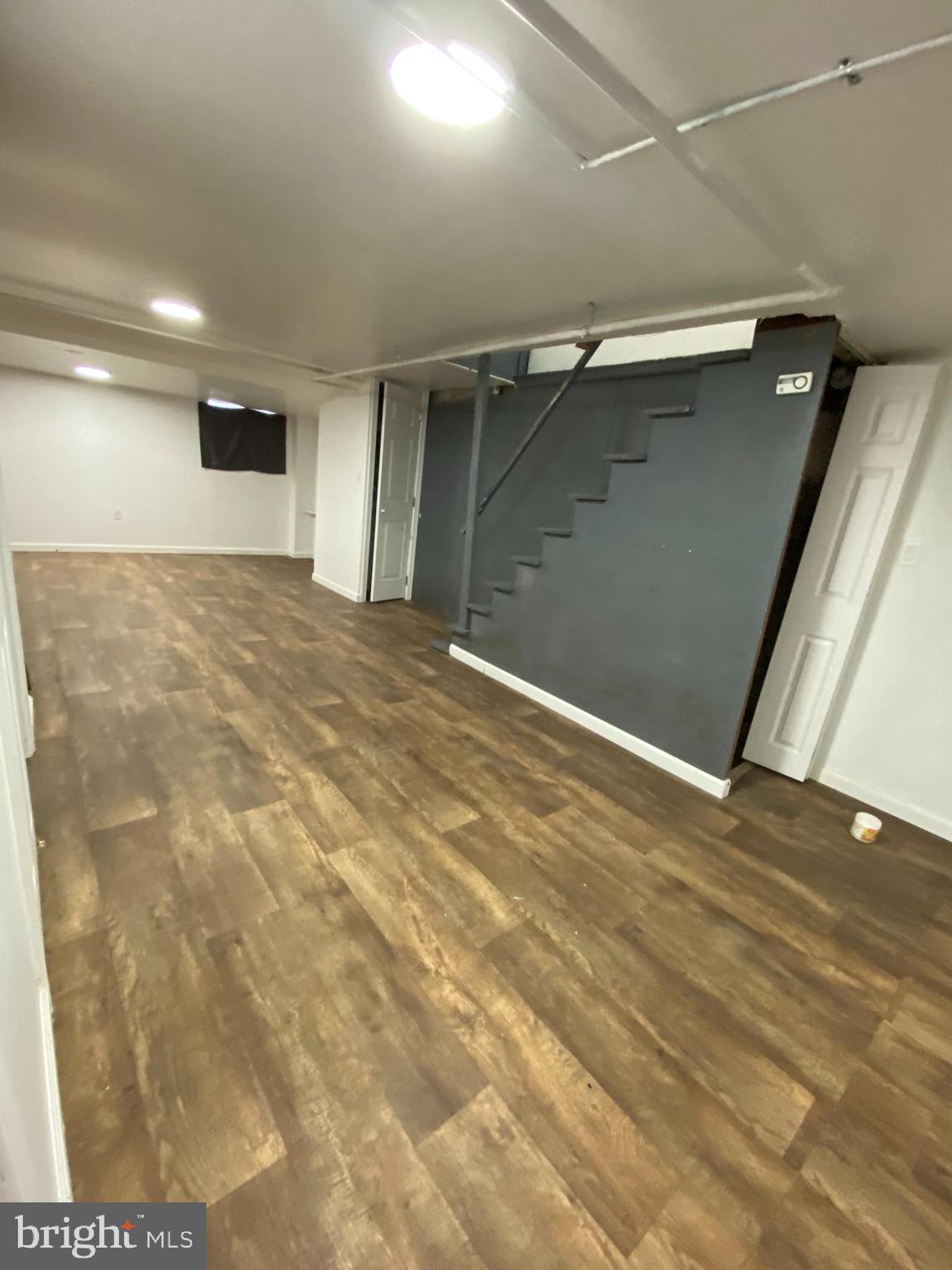 WEST OAK LANE - Residential