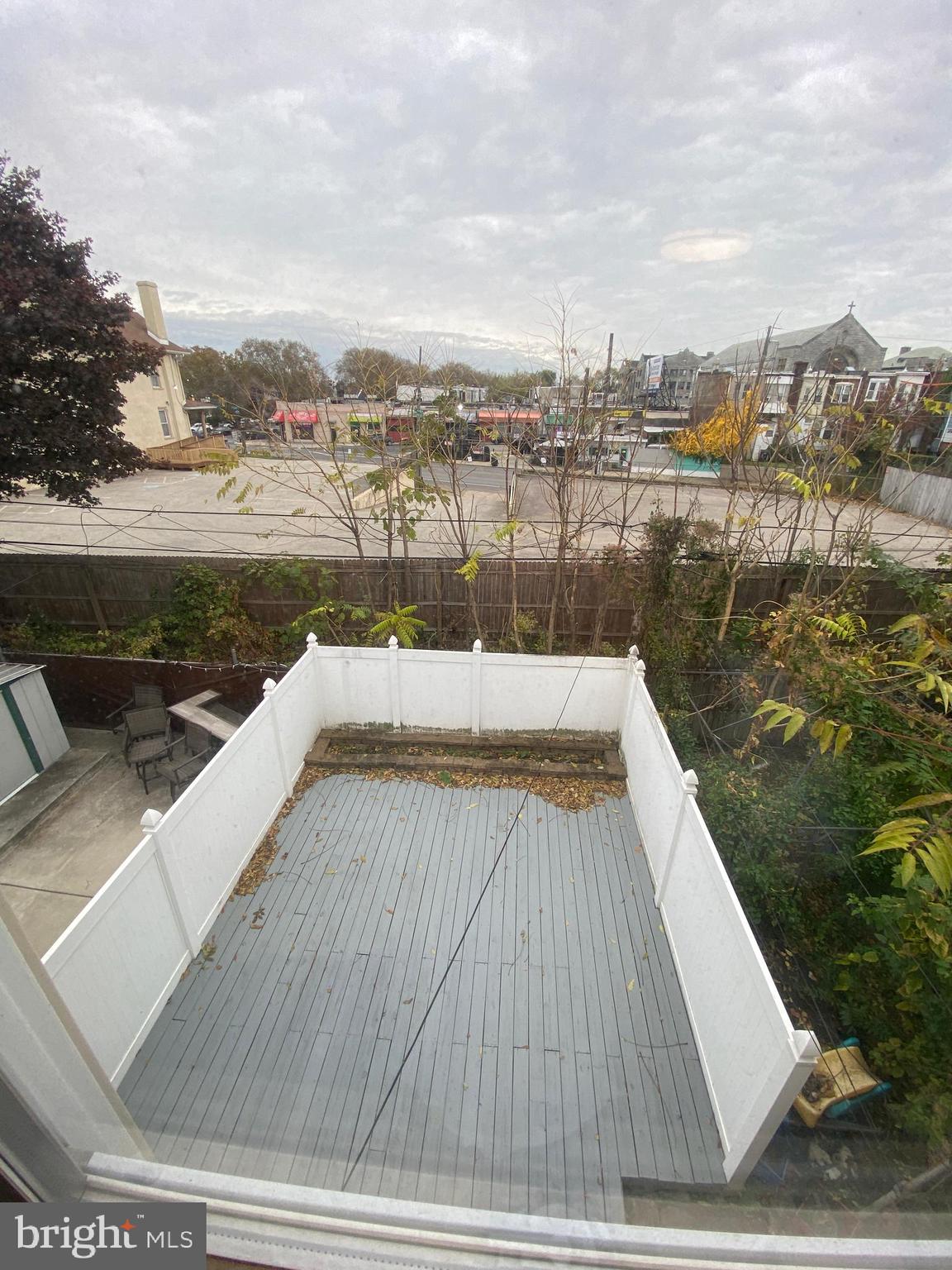 WEST OAK LANE - Residential