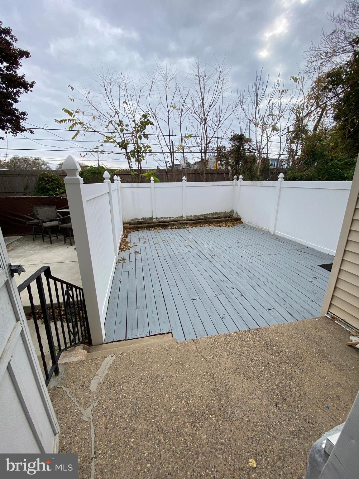 WEST OAK LANE - Residential