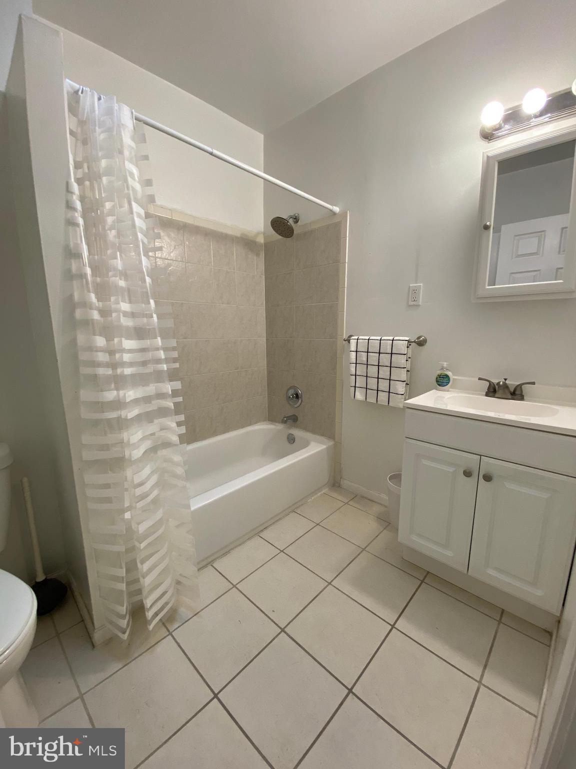 WEST OAK LANE - Residential