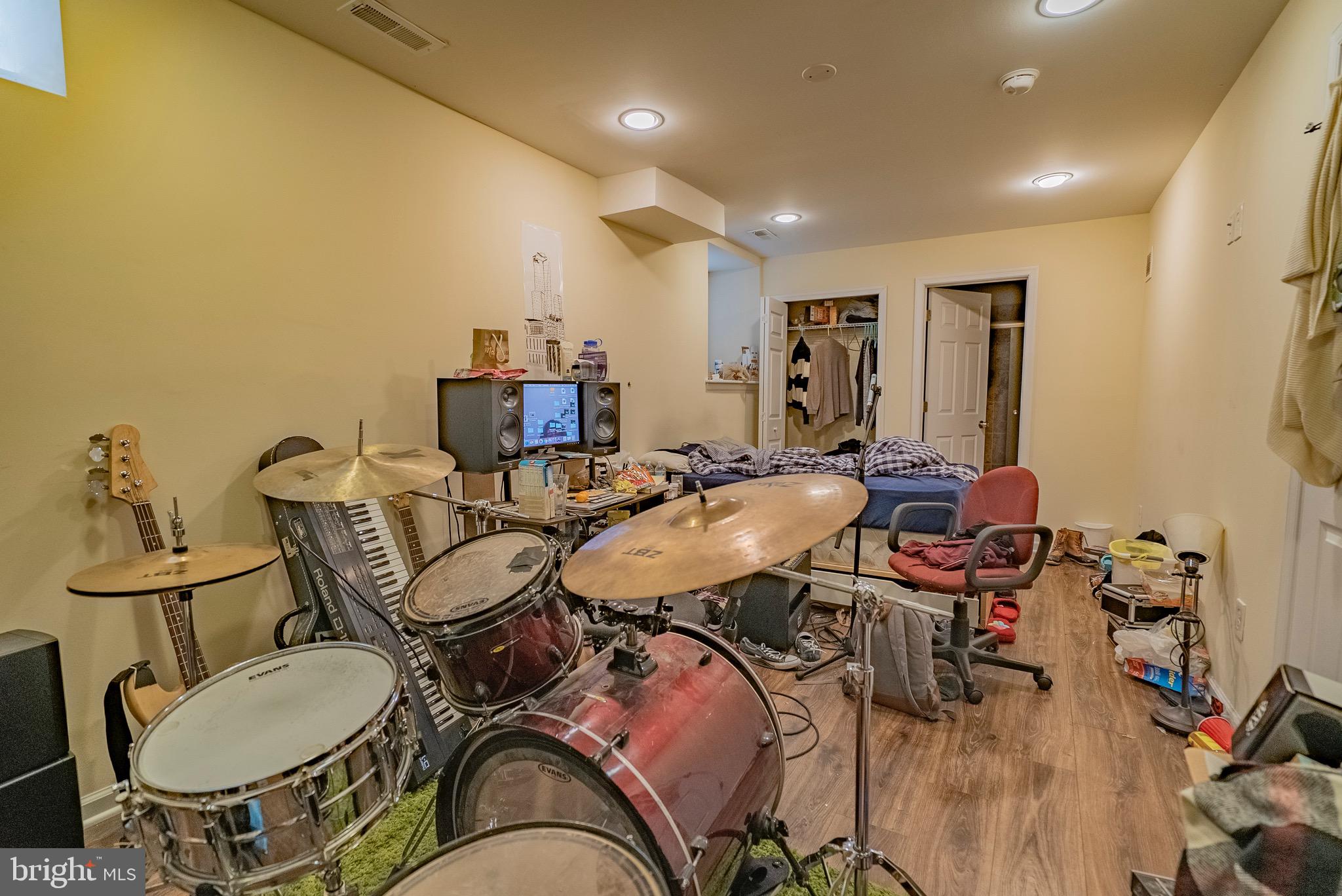 POWELTON VILLAGE - Residential Lease