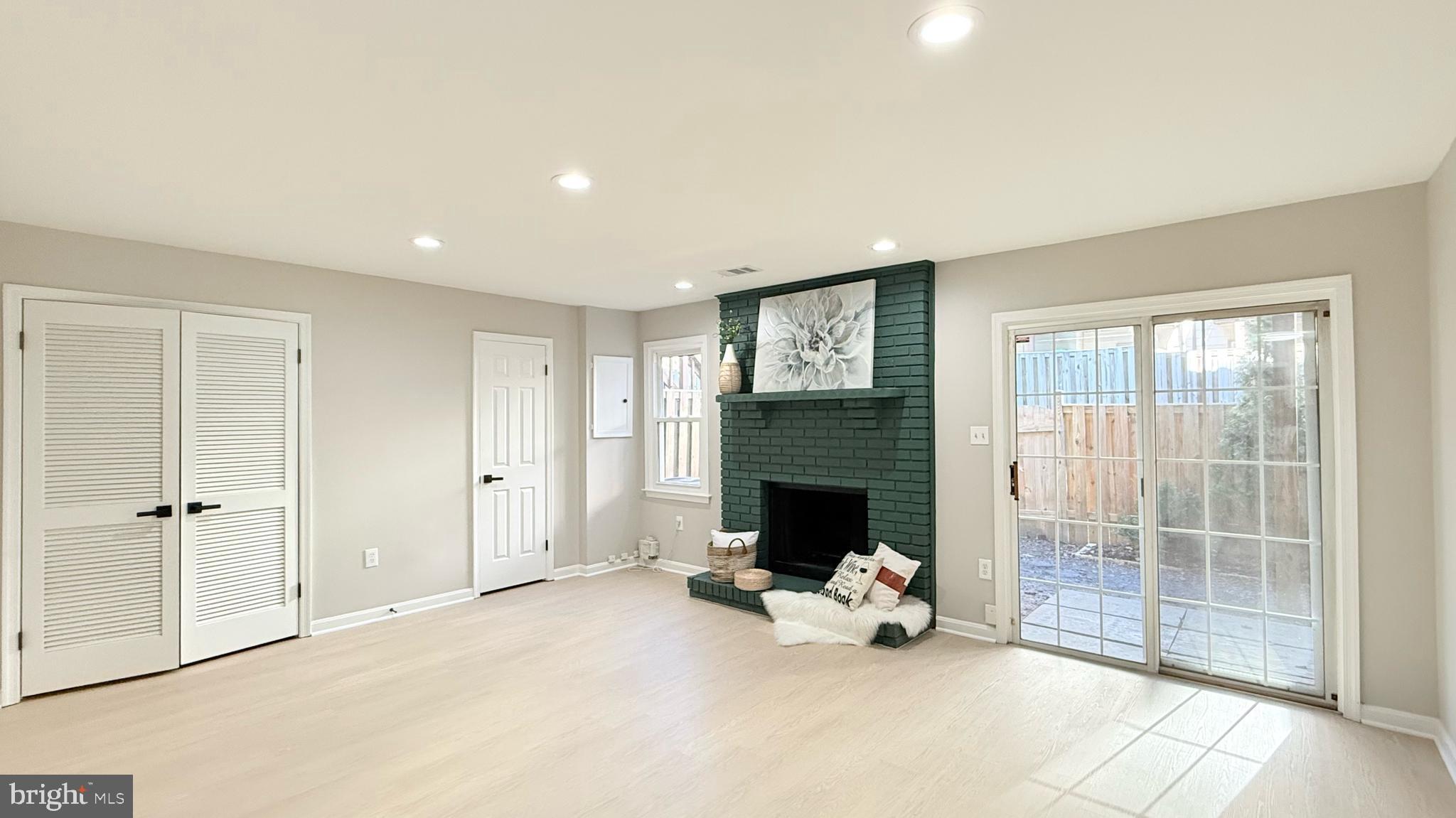 KINGSTOWNE - Residential