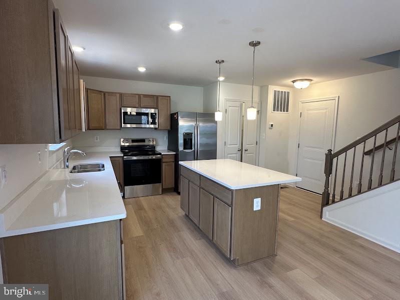 FOREST LAKES - Residential