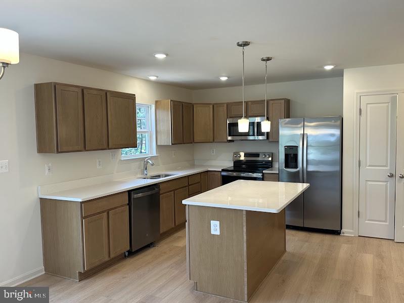 FOREST LAKES - Residential