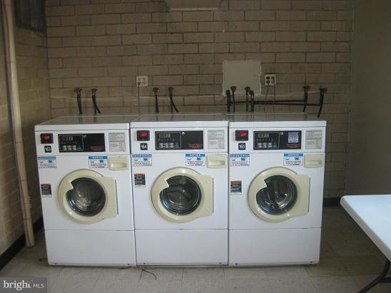 WOODLAKE TOWERS - Residential Lease