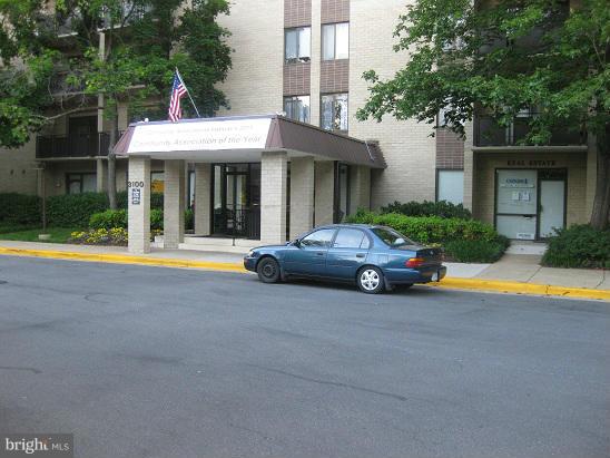 WOODLAKE TOWERS - Residential Lease