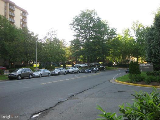 WOODLAKE TOWERS - Residential Lease