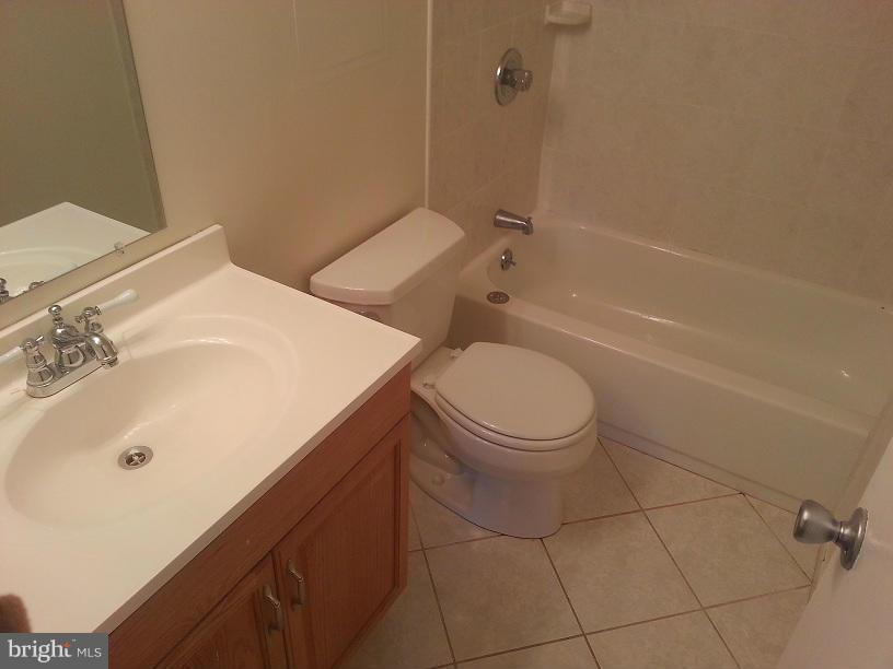 WOODLAKE TOWERS - Residential Lease