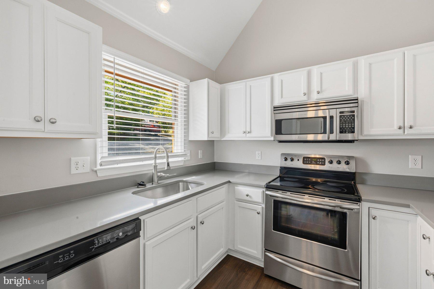 6984 MEADOWPOINT TERRACE