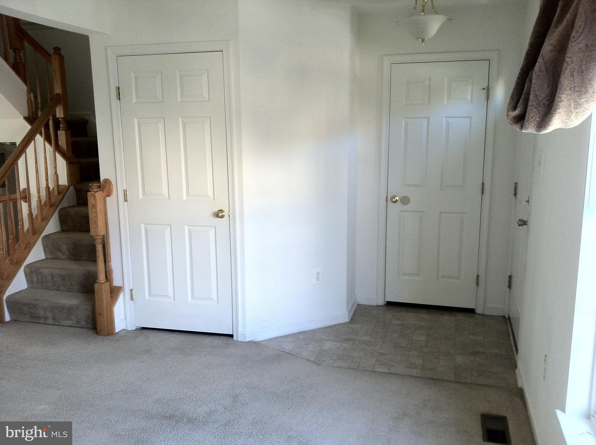VILLAGE TOWNS - Residential Lease