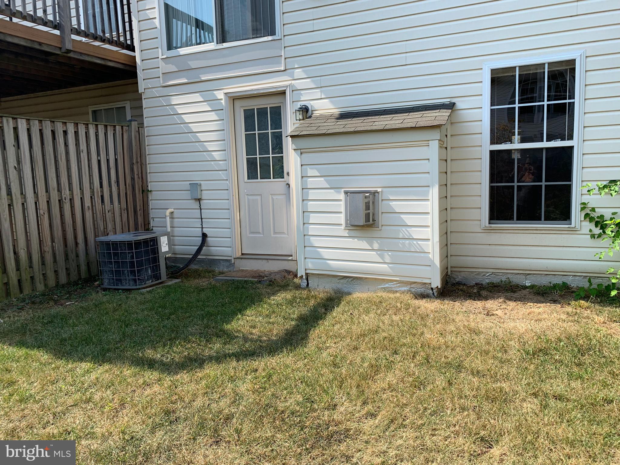 VILLAGE TOWNS - Residential Lease