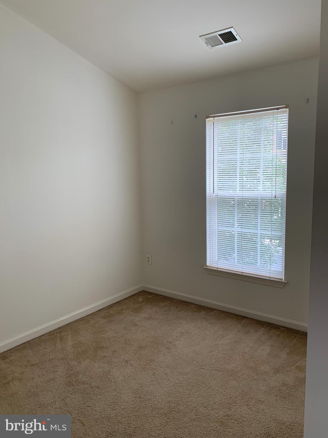 VILLAGE TOWNS - Residential Lease