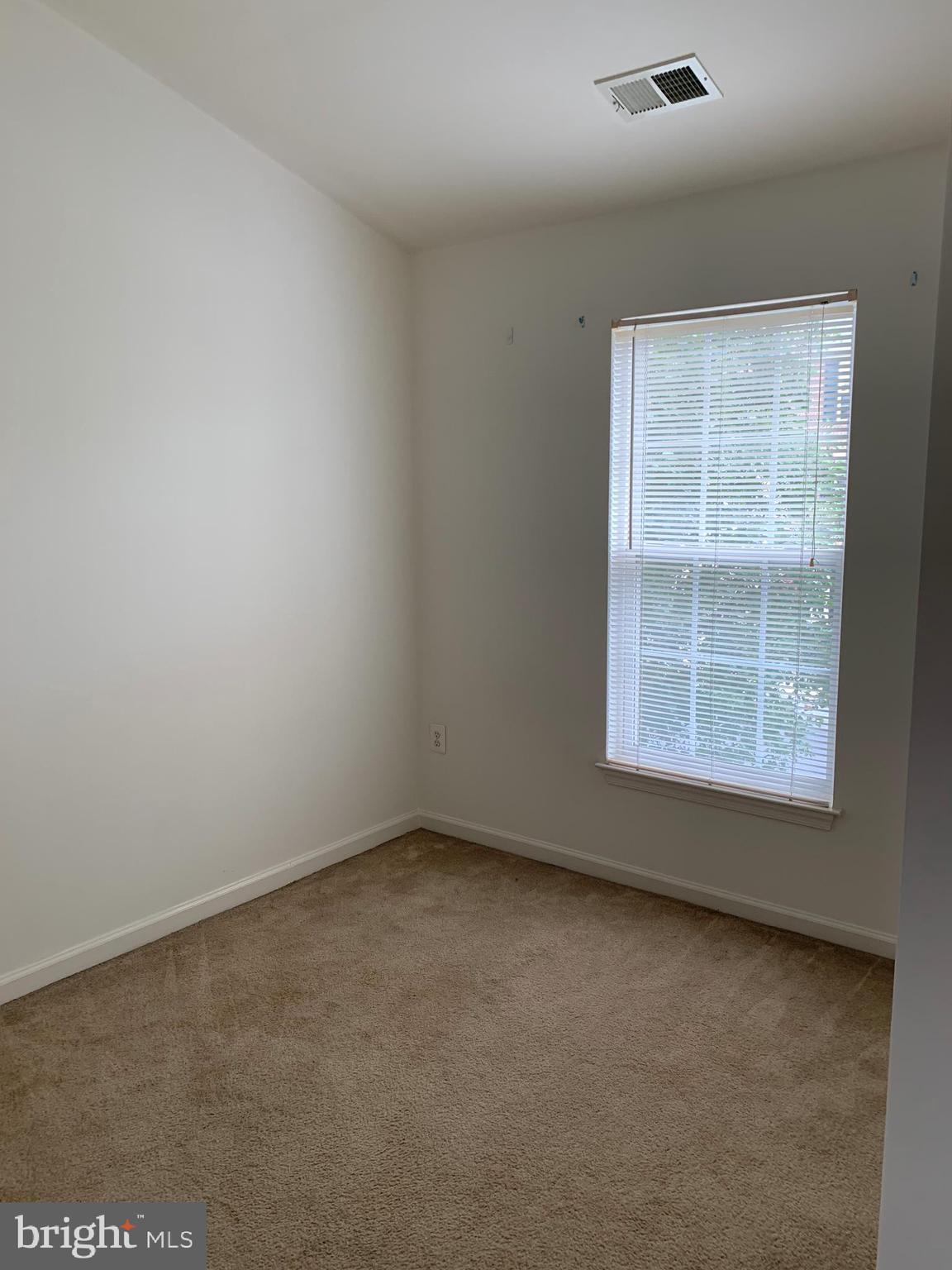 VILLAGE TOWNS - Residential Lease