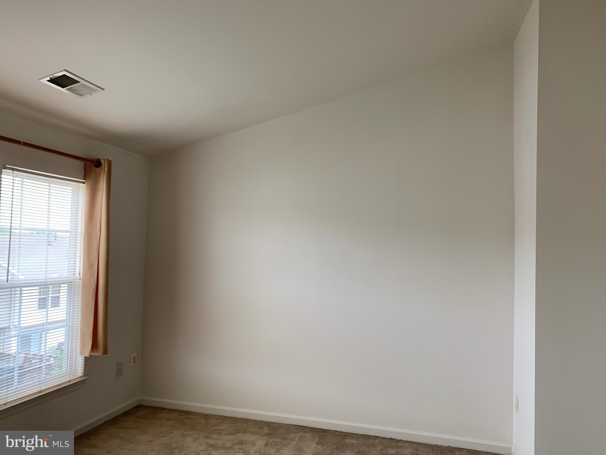 VILLAGE TOWNS - Residential Lease