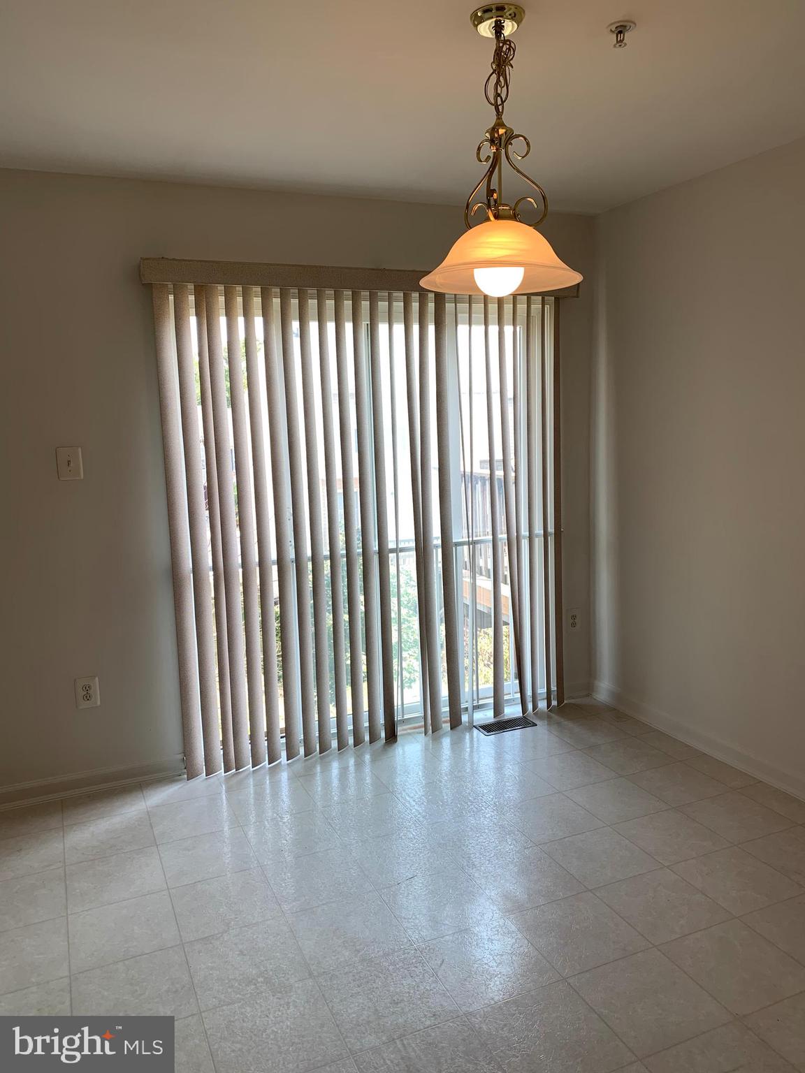 VILLAGE TOWNS - Residential Lease