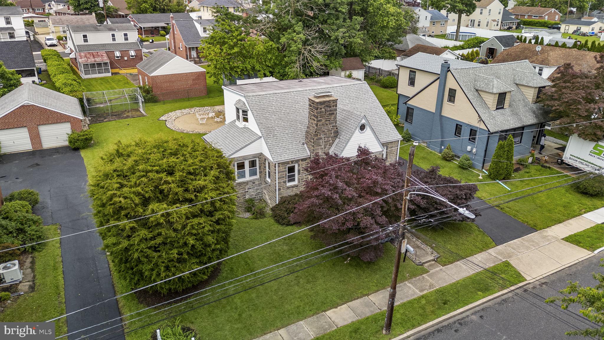 1217 BULLENS LANE