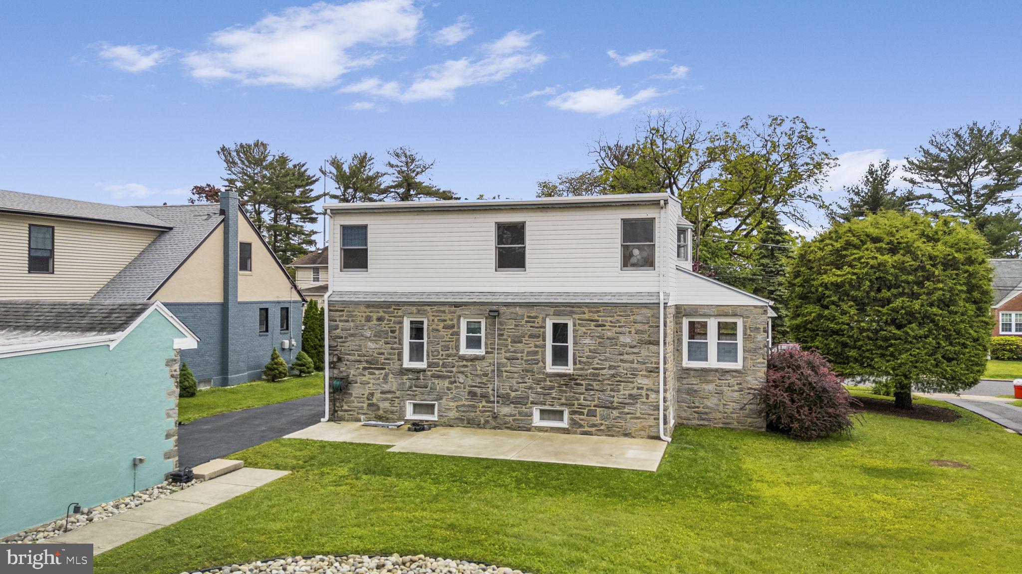 1217 BULLENS LANE